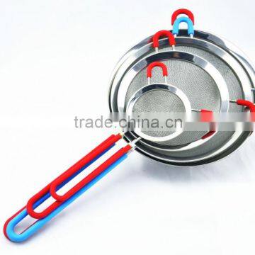 most popular 304stainless steel mesh strainer with silicone sleeve on handle