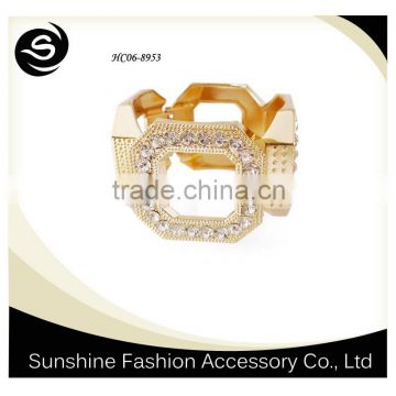 Fashionable Diamond Gold Bangle with Wholesale Personalized Jewelry Design