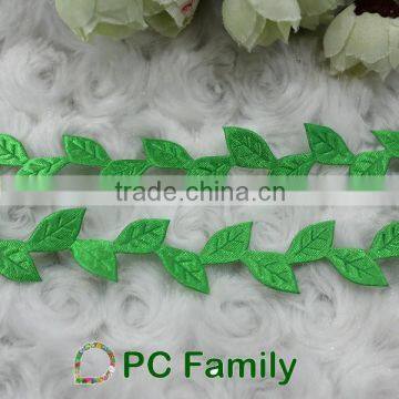 Green leaf ribbon