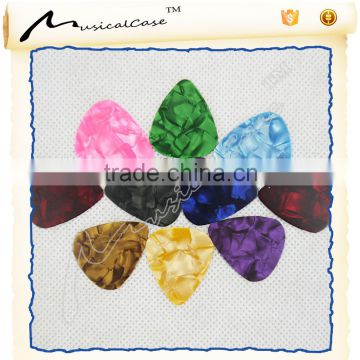 good looking nice quality guitar picks with guitar pick case