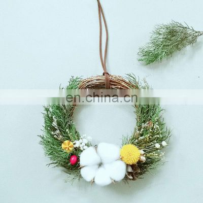 High Quality Custom Well Design Round Dried Flowers Trendy Luxury Christmas Decor Wreath