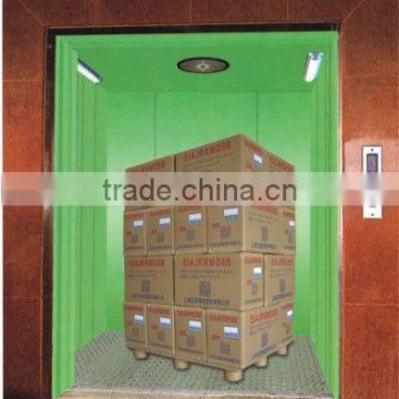 Effective and energy-saving goods elevator with machine room