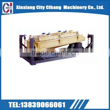 Rotary vibrating sieve for animal feed