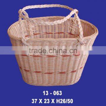 Natural rattan bag