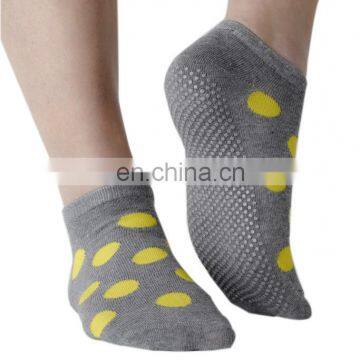 wholesale cotton anti slip yoga socks with toeless