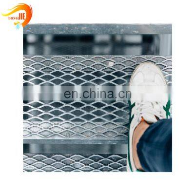 China Non Slip Low Carbon Steel Expanded Metal for Safety Stairs