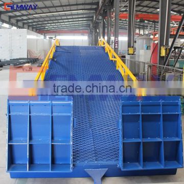 Hydraulic warehouse unloading loading ramps for trailers