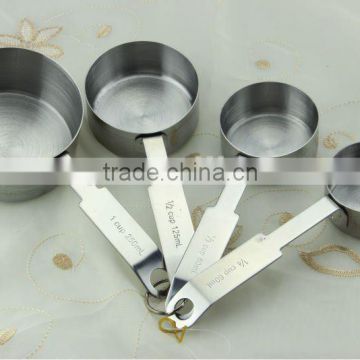 Stainless steel measuring cup set
