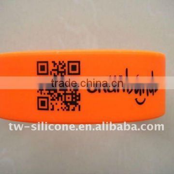 Scannable qr code silicone bracelet