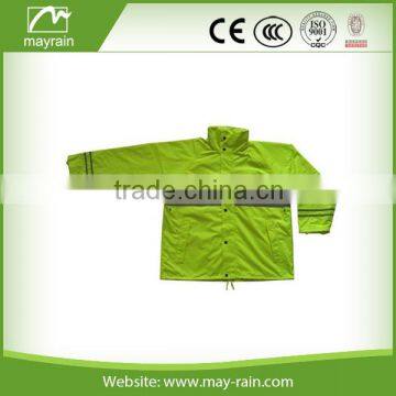 Strong PVC/polyester 100% waterproof rainsuit