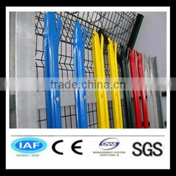 Competitive plastic palisade fencing
