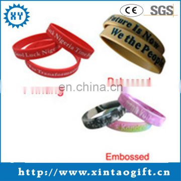 2017 Promotional custom silicone wristbands debossed