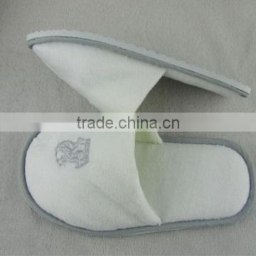 ( Quali Factory ) velour hotel slippers