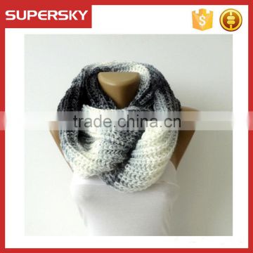 V-428 fashion oversized knitting pattern chunky scarf crochet circle Infinity loop scarf