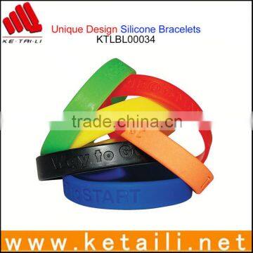2016 custom silicone bracelet with embossed logo/debossed logo