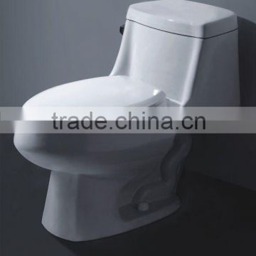 Siphonic one piece toilet