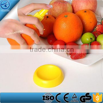 Home Kitchen Gadgets Lemon Squeezer Sprayer,Citrus Mist Orange Extractor Sprayer,Plastic Handheld Citrus Juice sprayer factory
