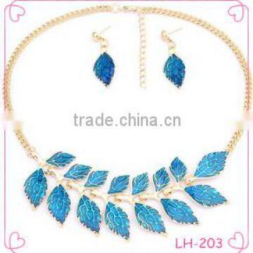 2015 Latest Alloy Leaves Colored Stone Necklace Set Personality Jewelry Set