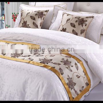 jacquard colorful polyester hotel bed throw