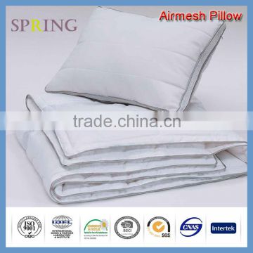 Breathable pillow with airmesh gusset