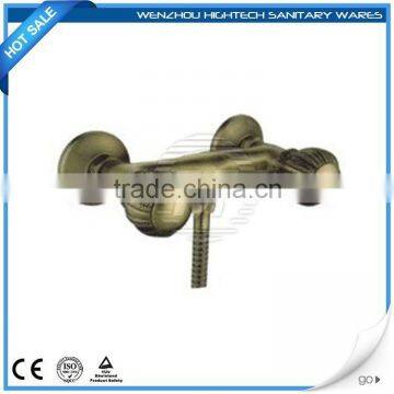 2015 new design water saving bathtub faucet