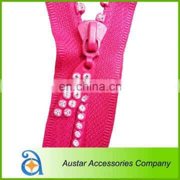 Fashion pink stone zipper for garment