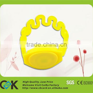 Custom eco-friendly silicone rubber bracelet with high quality in big discount