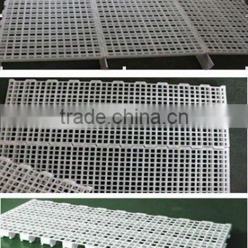 New plastic slat for chicken feed