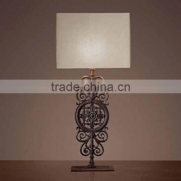 Classic iron decorative lighting iron casting carving table lamp