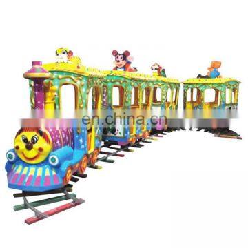 China Modern 4P mini train amusement rides indoor trackless train with track