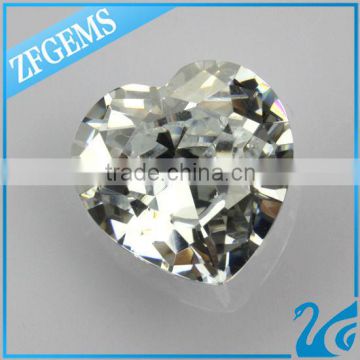 Wuzhou 6*6mm good quality machine cut synthetic diamond white heart cz stone