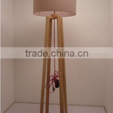 2015 modern fashional design wooden floor lamp