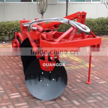 Hydraulic reversible disc plough for tractors