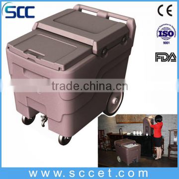 SB1-C110 dry ice cooler on wheels serving in bar,club and hotel