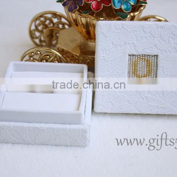 Custom jewellery box for wedding ring with beaded name plate of O