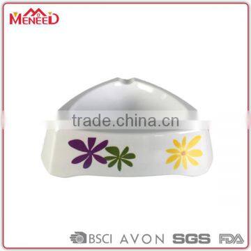 Made in China white flower print 3 holes triangular melamine plastic ashtray