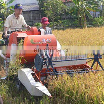 mini wheat combine harvester for small or medium size farms