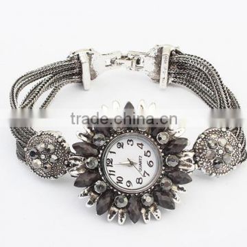 2015 Newest Fashion Antique Silver Metal Flower Rhinestone Chain Bracelet Watch