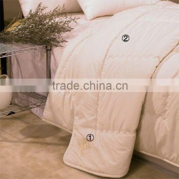 Quilt/ Comforter/ Duvet ( Material: 100% Cotton, Filling: Wool )