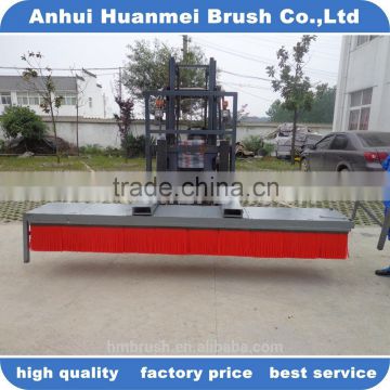 Strip sweeper brush for forklift with easy operation