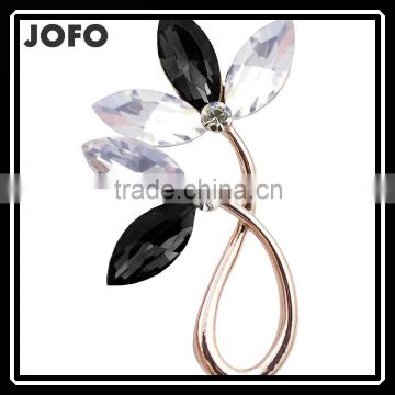 The New 2015 Leaf Shape Brooch Europe And The United States Process Both Men And Women Pin