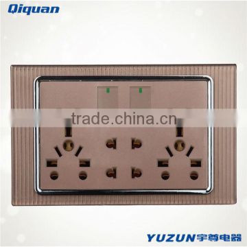 Double universal socket with switch transparent switch