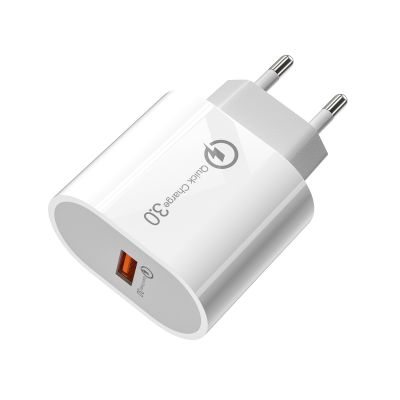 Hot Selling QC 3.0 Fast Charging Wireless Smart USB Plug Charger For iPhone Travel Charger For iphone 11 12 13