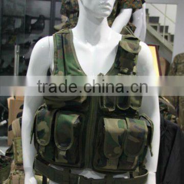 Woodland camouflage vest for army