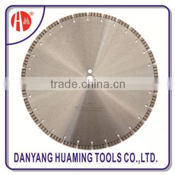 Laser welded segmented diamond saw blades for long life free cutting