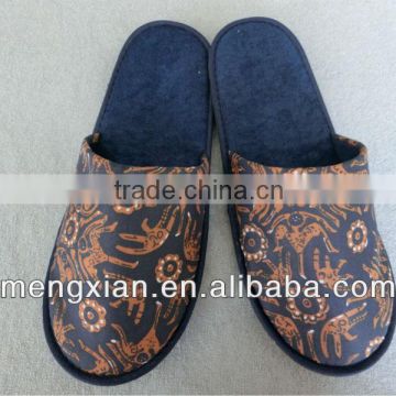 Wholesale Good Quality and Cheap Fabric Closed Toe Chinese Men Slipper