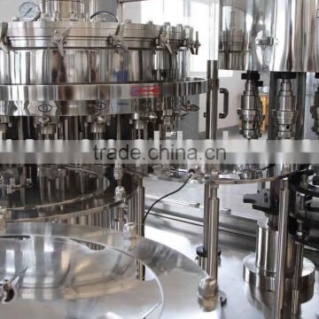 DGCF Carbonated Drink Balanced Pressure Filling Bottling Machine