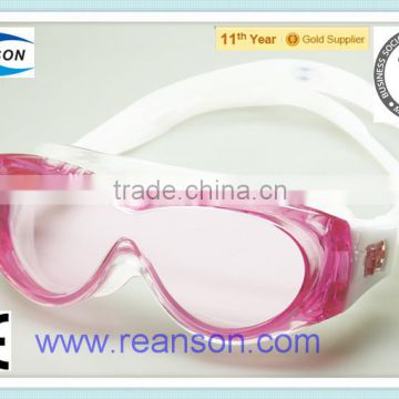 Fashionable Swimming Goggles and Mask