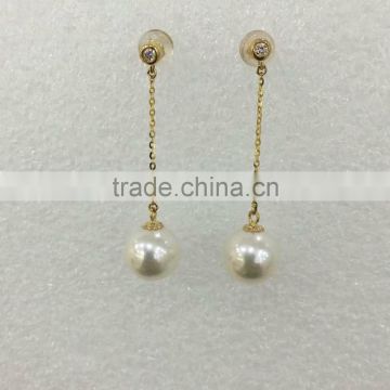 6.5-7mm white Akoya pearl with 14k yellow gold stud earring