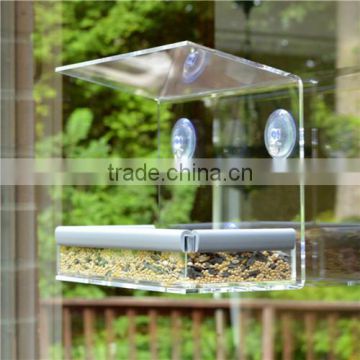 CRYSTAL CLEAR BIRD FEEDER With Suction cup